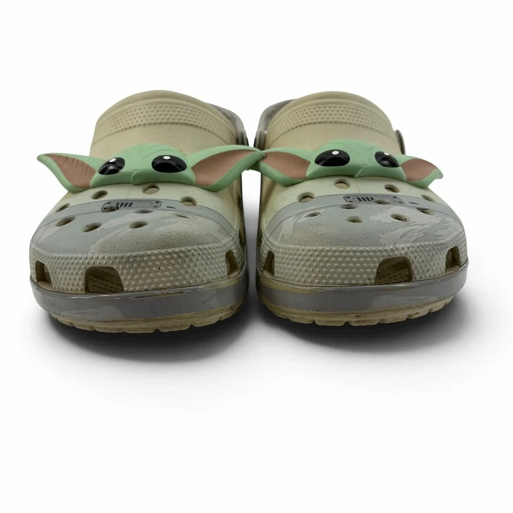 Crocs Star Wars The Mandalorian Grogu Baby Yoda Clogs Tan Grey‎ Mens 9 Womens 11